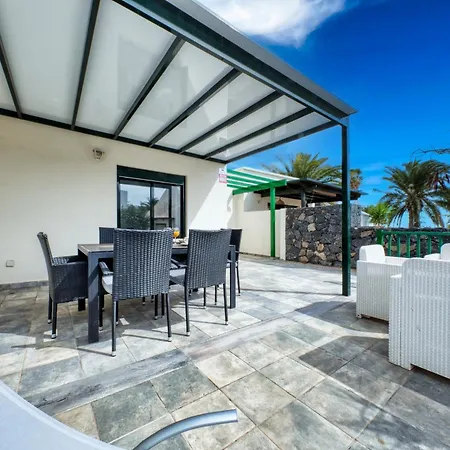 Ferienhaus Luxury Next To The Beach-playa Roca Costa Teguise